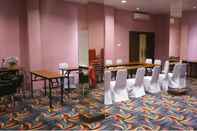 Functional Hall Atria Inn