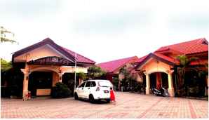 Hotel Surya Kertajaya, THB 480.71