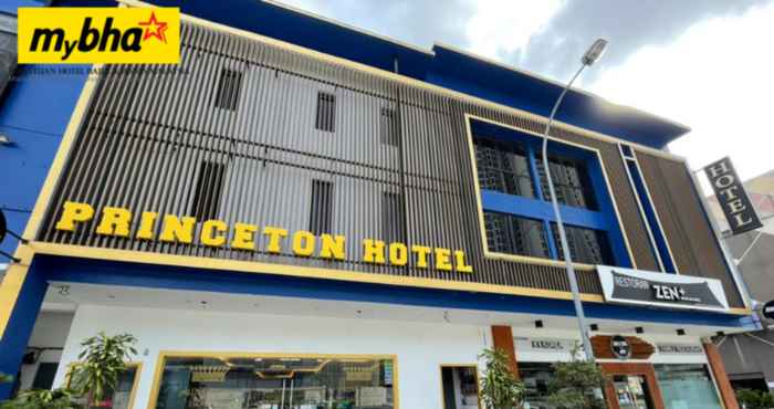 Bên ngoài Princeton Hotel