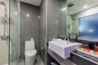 Toilet Kamar MAZI Design Hotel by Kalima