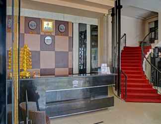 Lobby 2 "OYO 90386 Hotel Mangga Dua Makassar