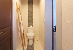 In-room Bathroom 7 The Grey Boutique Inn
