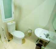 In-room Bathroom 4 Amaia Hotel