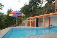 Swimming Pool Villa Pacet Kedaton at Damar Sewu Pacet