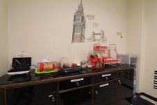 บาร์ คาเฟ่ และเลานจ์ MADOR Malang Dorm Hostel