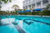 Kolam Renang Little Nyonya Hotel