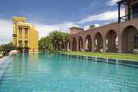 สระว่ายน้ำ Villa Maroc Resort