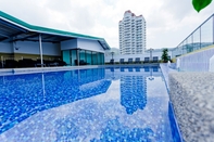 สระว่ายน้ำ Anda Beachside Hotel