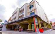 Bangunan 7 Anda Beachside Hotel