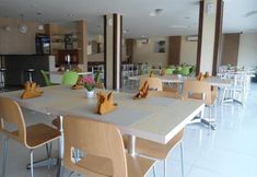Restaurant 2 Max Hotel Panakukkang