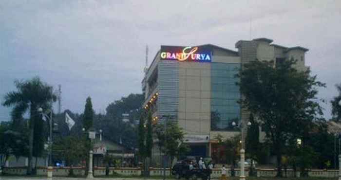 ภายนอกอาคาร Grand Surya Hotel Kotabaru