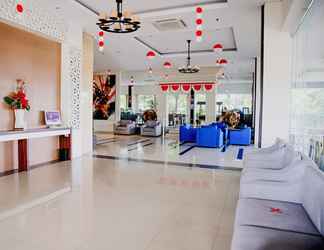 Lobi 2 Days Hotel and Suites Jakarta airport