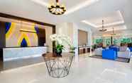 Lobi 5 Days Hotel and Suites Jakarta airport