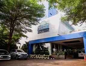 Bangunan 4 Days Hotel and Suites Jakarta airport