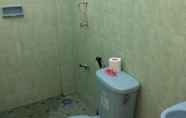 In-room Bathroom 3 Sekar Bali Homestay