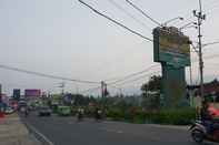 Nearby View and Attractions Hotel Cisarua Indah 