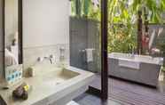 Toilet Kamar 2 Villa Kouru by Exotiq Villa Holidays