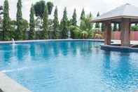 Swimming Pool Thong's Inn Hotel Kualanamu