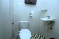 Toilet Kamar The Cave Hotel Kintamani