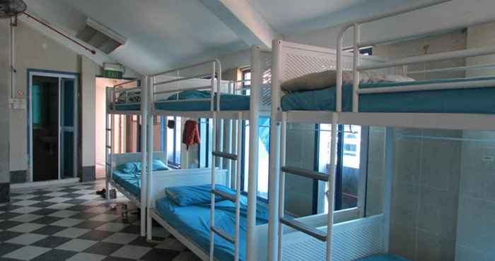 Bedroom MKS Backpackers Hostel - Cuff Road