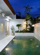 SWIMMING_POOL Bale Village Villa by Kasta