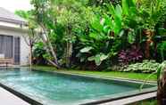 Kolam Renang 7 Jabu Beach Villa