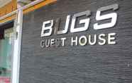 Exterior 2 Bugs Guest House
