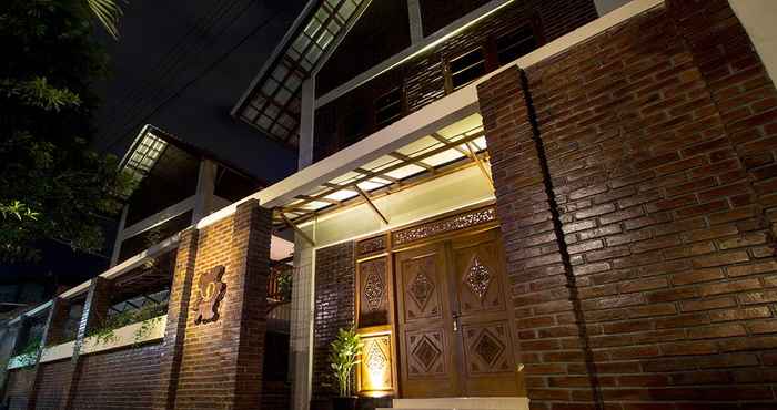 Luar Bangunan De Hostel