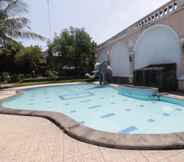 Kolam Renang 4 Hotel Antariksa