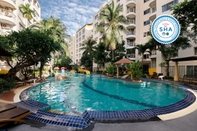 Swimming Pool Hinn-Namm Hotel (SHA Certified)