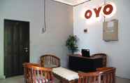 Lobby 6 OYO 1034 Pondok Mulia Guest House Syariah