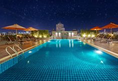 สระว่ายน้ำ 5 Adelphi Pattaya