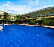 Kolam Renang 2 Bacchus Home Resort
