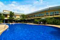 Kolam Renang Bacchus Home Resort