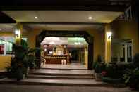 Lobi Bacchus Home Resort