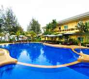 Kolam Renang 5 Bacchus Home Resort