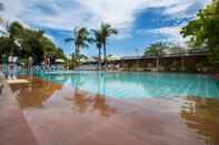 Kolam Renang Twin Palms Resort - SHA Extra Plus Certified