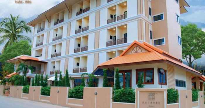 Exterior Narawan Hotel