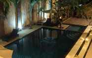 Kolam Renang 2 Radha Bali Hotel