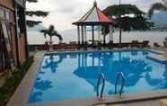 Hồ bơi 5 Samosir Villa Resort