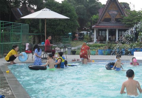 Swimming Pool Horas Family Home