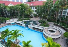 Kolam Renang 2 Treetops Executive Residences