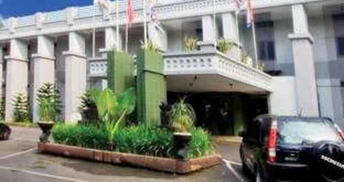 Bangunan Pardede International Hotel Medan