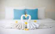 Accommodation Services 4 Paras Paros Marina Lodge