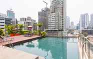 Kolam Renang 3 Oakwood Residence Sukhumvit 24 Bangkok