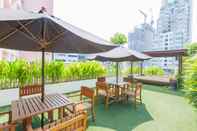 Swimming Pool Oakwood Residence Sukhumvit 24 Bangkok