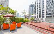 Kolam Renang 5 Oakwood Residence Sukhumvit 24 Bangkok