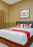 BEDROOM OYO 741 Hotel Labuhan Raya