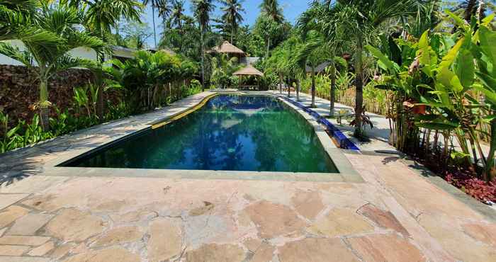 Swimming Pool Palm Green Hotel