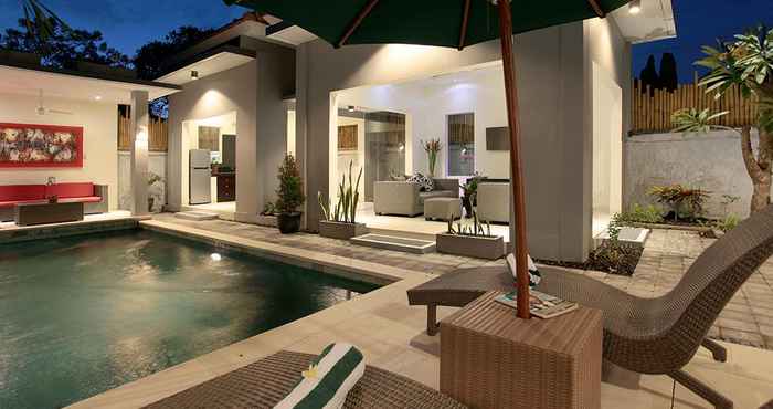 Swimming Pool Bahagia Villas